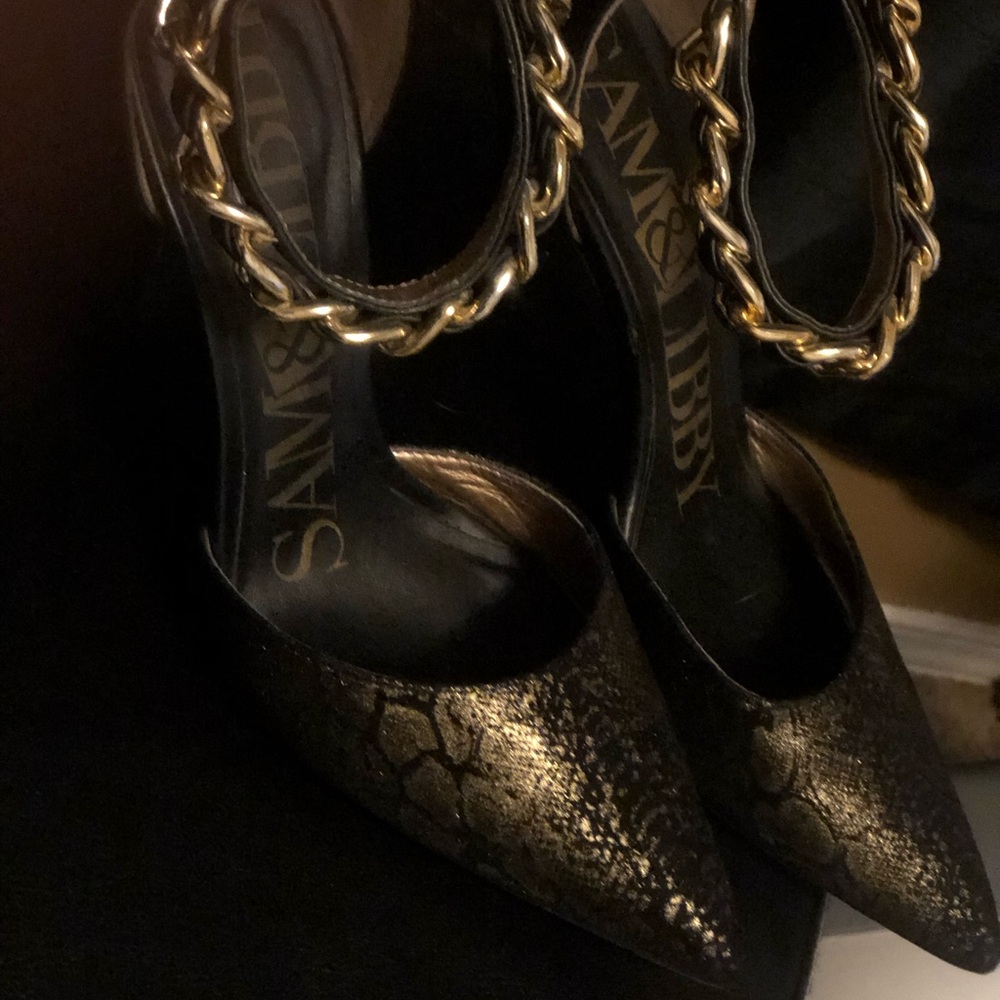 Black and gold heels, chain strap